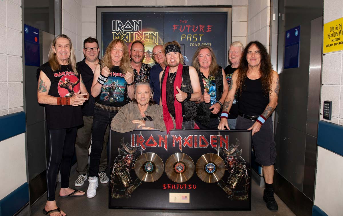 Iron Maiden получили золотой диск за продажи альбома "Senjutsu" в Великобритании