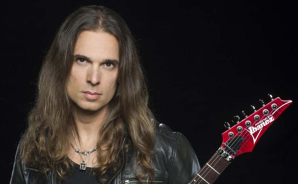 Гитарист KIKO LOUREIRO (ex-MEGADETH и ANGRA) выпустил новые сольные синглы – слушаем